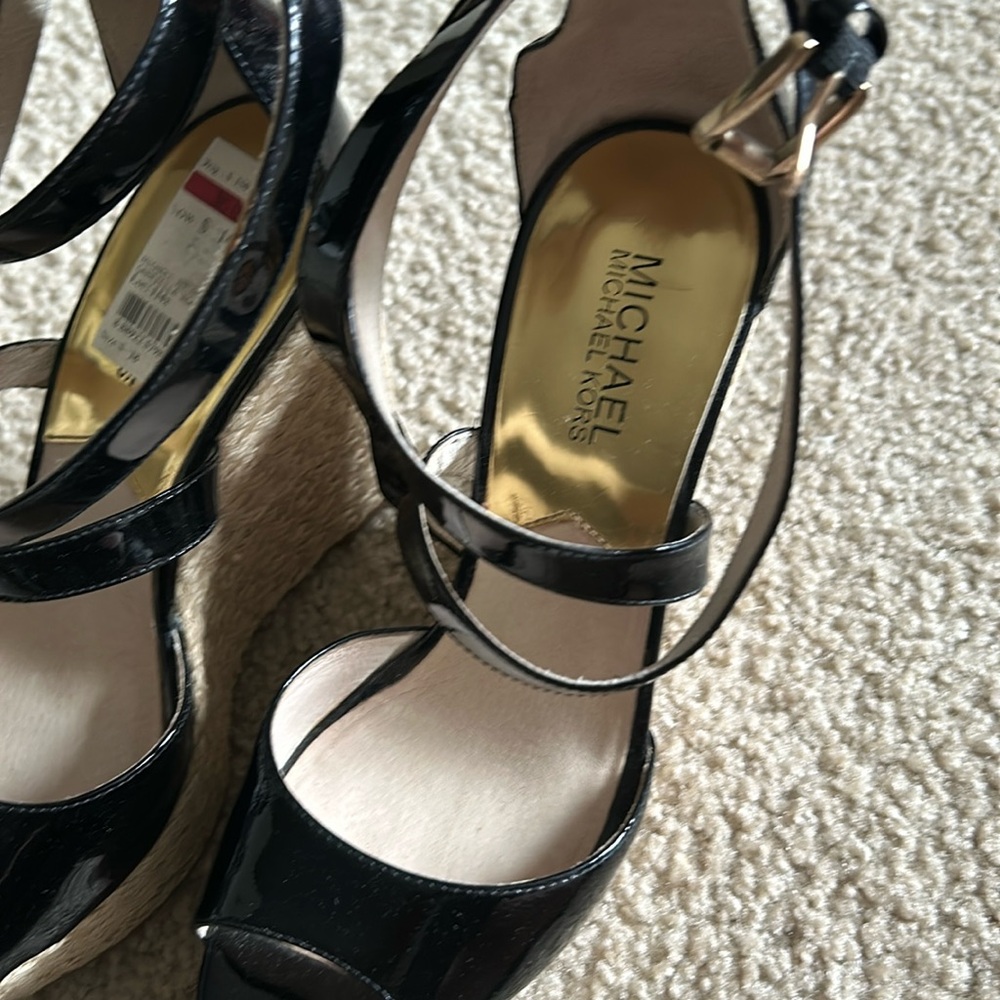 Women sandals